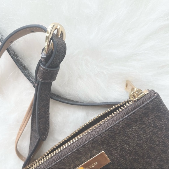 m i c h a e l k o r s - Picture 5 of 5